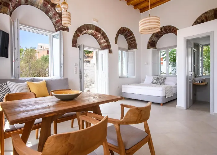 Castle Mansions Naxos City