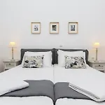 Castle Mansions Hotel apartamentowy 4*