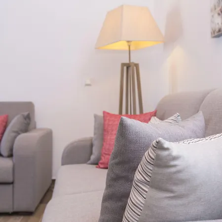 Castle Mansions Aparthotel